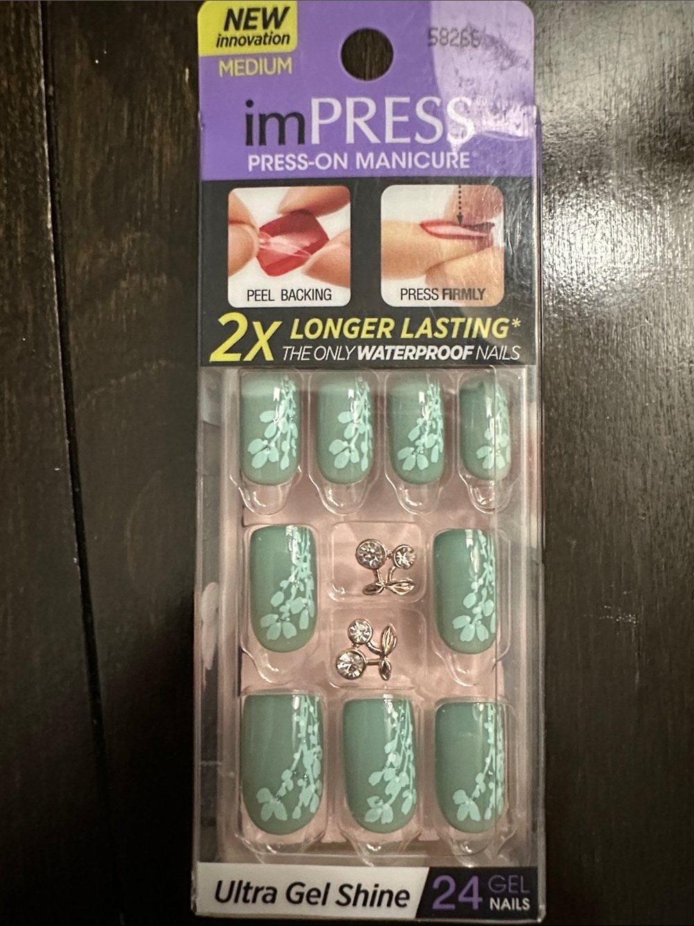 imPRESS Mint Green Floral Press-On Manicure with Rhinestone Accents
